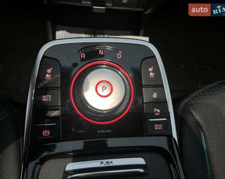 Серый Киа Niro, объемом двигателя 0 л и пробегом 64 тыс. км за 17900 $, фото 7 на Automoto.ua