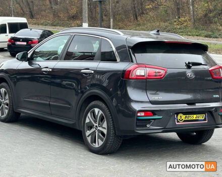 Серый Киа Niro, объемом двигателя 64 л и пробегом 115 тыс. км за 19900 $, фото 3 на Automoto.ua