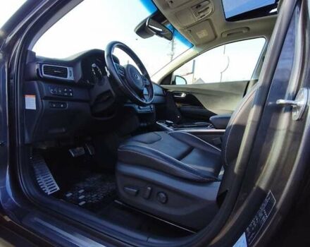 Сірий Кіа Niro, об'ємом двигуна 0 л та пробігом 154 тис. км за 18000 $, фото 15 на Automoto.ua