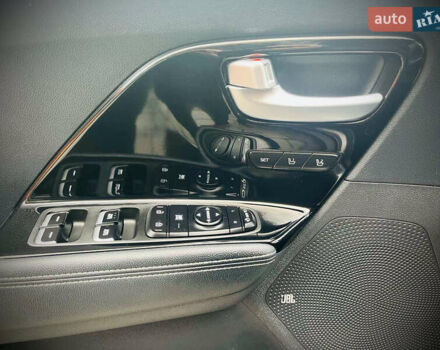 Серый Киа Niro, объемом двигателя 0 л и пробегом 102 тыс. км за 18900 $, фото 20 на Automoto.ua
