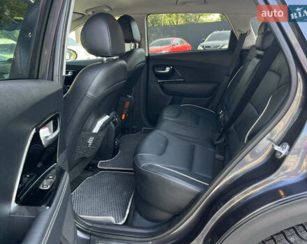 Сірий Кіа Niro, об'ємом двигуна 0 л та пробігом 109 тис. км за 19200 $, фото 12 на Automoto.ua