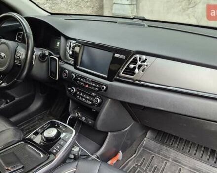 Сірий Кіа Niro, об'ємом двигуна 0 л та пробігом 101 тис. км за 18000 $, фото 2 на Automoto.ua