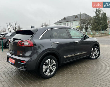 Сірий Кіа Niro, об'ємом двигуна 0 л та пробігом 155 тис. км за 16709 $, фото 3 на Automoto.ua