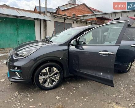 Киа Niro 2019 в Дрогобыче на Automoto.ua Серый Киа Niro, объемом двигателя 0 л и пробегом 139 тыс. км за 17777 $, фото 4 на Automoto.ua