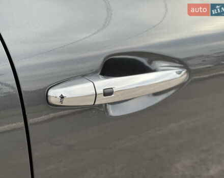 Серый Киа Niro, объемом двигателя 0 л и пробегом 70 тыс. км за 19350 $, фото 9 на Automoto.ua