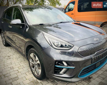 Серый Киа Niro, объемом двигателя 0 л и пробегом 102 тыс. км за 18900 $, фото 4 на Automoto.ua
