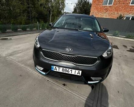 Сірий Кіа Niro, об'ємом двигуна 1.58 л та пробігом 96 тис. км за 17500 $, фото 5 на Automoto.ua