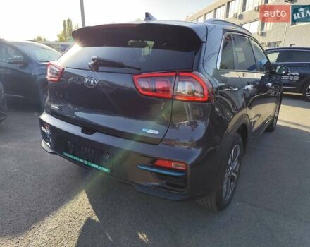 Серый Киа Niro, объемом двигателя 0 л и пробегом 129 тыс. км за 18555 $, фото 17 на Automoto.ua