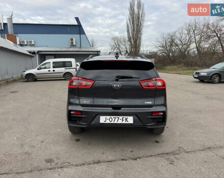 Сірий Кіа Niro, об'ємом двигуна 0 л та пробігом 101 тис. км за 16800 $, фото 6 на Automoto.ua