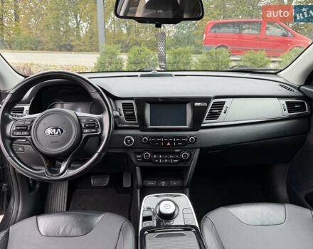 Сірий Кіа Niro, об'ємом двигуна 0 л та пробігом 66 тис. км за 16900 $, фото 8 на Automoto.ua