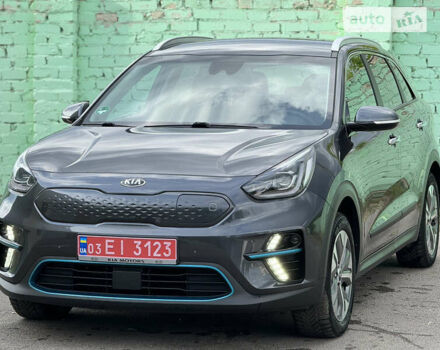 Серый Киа Niro, объемом двигателя 0 л и пробегом 102 тыс. км за 18499 $, фото 4 на Automoto.ua