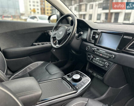 Серый Киа Niro, объемом двигателя 0 л и пробегом 157 тыс. км за 16999 $, фото 51 на Automoto.ua