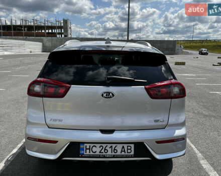 Сірий Кіа Niro, об'ємом двигуна 1.6 л та пробігом 60 тис. км за 18000 $, фото 62 на Automoto.ua