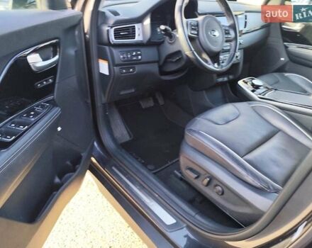 Серый Киа Niro, объемом двигателя 0 л и пробегом 129 тыс. км за 18555 $, фото 43 на Automoto.ua