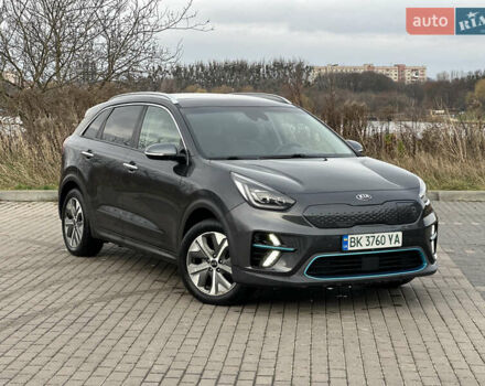 Серый Киа Niro, объемом двигателя 0 л и пробегом 157 тыс. км за 16999 $, фото 1 на Automoto.ua
