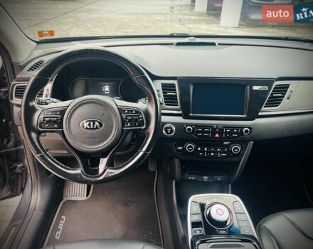 Серый Киа Niro, объемом двигателя 0 л и пробегом 102 тыс. км за 18900 $, фото 22 на Automoto.ua