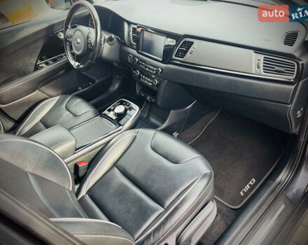 Серый Киа Niro, объемом двигателя 0 л и пробегом 102 тыс. км за 18900 $, фото 29 на Automoto.ua