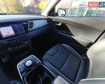 Сірий Кіа Niro, об'ємом двигуна 0 л та пробігом 154 тис. км за 18000 $, фото 31 на Automoto.ua