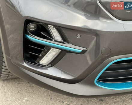 Серый Киа Niro, объемом двигателя 0 л и пробегом 70 тыс. км за 19350 $, фото 6 на Automoto.ua