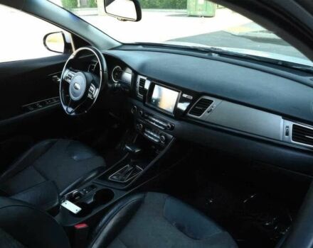 Сірий Кіа Niro, об'ємом двигуна 1.6 л та пробігом 38 тис. км за 4100 $, фото 6 на Automoto.ua
