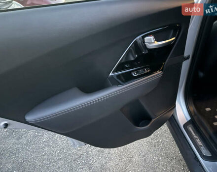 Серый Киа Niro, объемом двигателя 0 л и пробегом 157 тыс. км за 17900 $, фото 18 на Automoto.ua