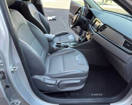 Киа Niro 2019 в Одессе на Automoto.ua Серый Киа Niro, объемом двигателя 1.6 л и пробегом 45 тыс. км за 13000 $, фото 9 на Automoto.ua