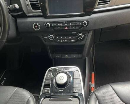 Серый Киа Niro, объемом двигателя 0 л и пробегом 129 тыс. км за 14999 $, фото 12 на Automoto.ua