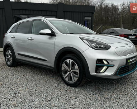 Серый Киа Niro, объемом двигателя 0 л и пробегом 120 тыс. км за 18600 $, фото 8 на Automoto.ua