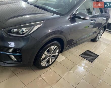 Серый Киа Niro, объемом двигателя 0 л и пробегом 150 тыс. км за 22000 $, фото 3 на Automoto.ua