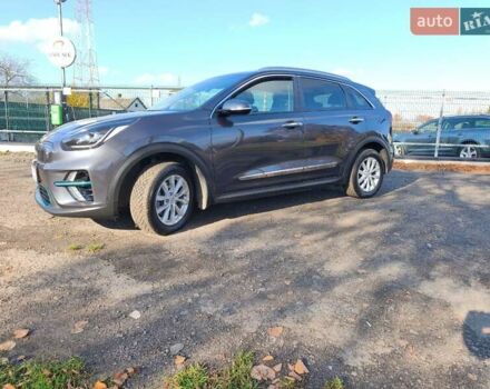 Сірий Кіа Niro, об'ємом двигуна 0 л та пробігом 154 тис. км за 18000 $, фото 4 на Automoto.ua