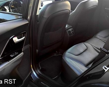 Кіа Niro 2019 у Кам'янське (Дніпродзержинськ) на Automoto.ua Сірий Кіа Niro, об'ємом двигуна 0.15 л та пробігом 116 тис. км за 18000 $, фото 6 на Automoto.ua