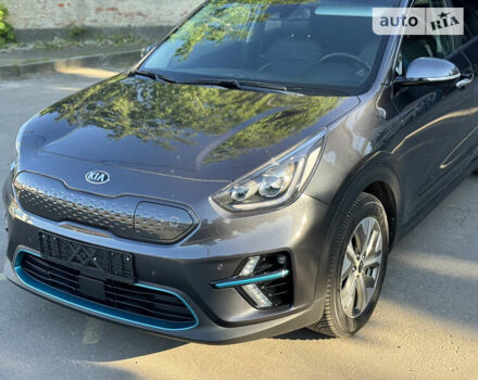 Сірий Кіа Niro, об'ємом двигуна 0 л та пробігом 105 тис. км за 18999 $, фото 6 на Automoto.ua