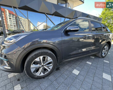 Сірий Кіа Niro, об'ємом двигуна 0 л та пробігом 92 тис. км за 18800 $, фото 11 на Automoto.ua