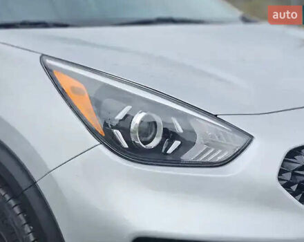 Серый Киа Niro, объемом двигателя 1.6 л и пробегом 115 тыс. км за 16700 $, фото 10 на Automoto.ua