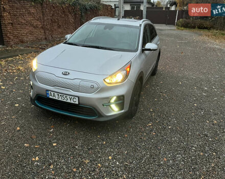 Серый Киа Niro, объемом двигателя 0 л и пробегом 64 тыс. км за 17900 $, фото 2 на Automoto.ua