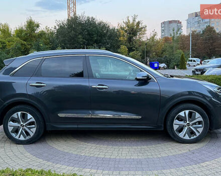 Сірий Кіа Niro, об'ємом двигуна 0 л та пробігом 79 тис. км за 20300 $, фото 7 на Automoto.ua