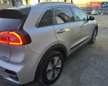 Серый Киа Niro, объемом двигателя 0 л и пробегом 157 тыс. км за 17900 $, фото 8 на Automoto.ua