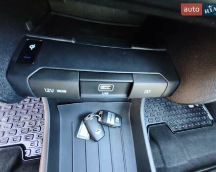 Сірий Кіа Niro, об'ємом двигуна 0 л та пробігом 154 тис. км за 18000 $, фото 29 на Automoto.ua