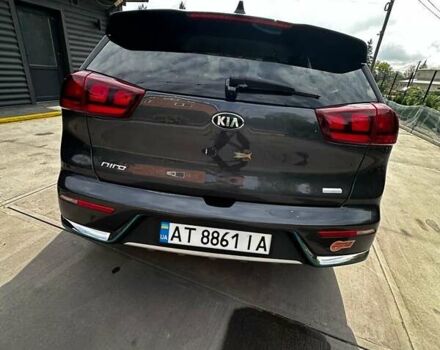 Сірий Кіа Niro, об'ємом двигуна 1.58 л та пробігом 96 тис. км за 17500 $, фото 8 на Automoto.ua