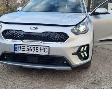 Сірий Кіа Niro, об'ємом двигуна 1.58 л та пробігом 88 тис. км за 25700 $, фото 1 на Automoto.ua