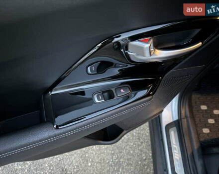 Серый Киа Niro, объемом двигателя 0 л и пробегом 157 тыс. км за 17900 $, фото 17 на Automoto.ua