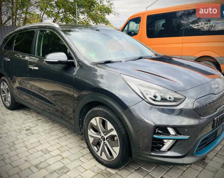 Серый Киа Niro, объемом двигателя 0 л и пробегом 102 тыс. км за 18900 $, фото 5 на Automoto.ua