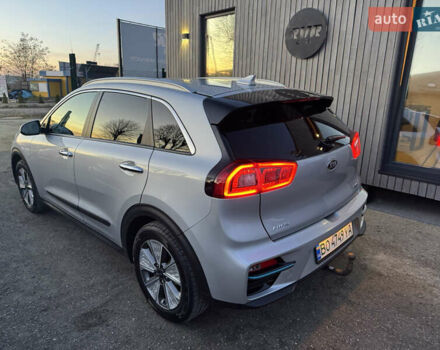 Серый Киа Niro, объемом двигателя 0 л и пробегом 157 тыс. км за 17900 $, фото 9 на Automoto.ua
