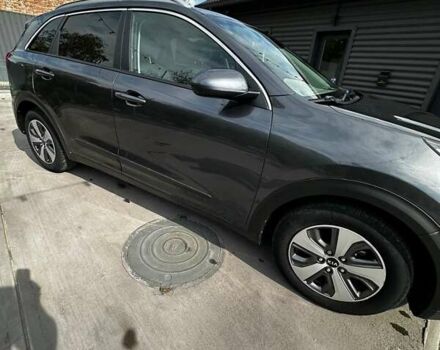 Сірий Кіа Niro, об'ємом двигуна 1.58 л та пробігом 96 тис. км за 17500 $, фото 7 на Automoto.ua