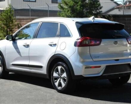 Сірий Кіа Niro, об'ємом двигуна 1.6 л та пробігом 38 тис. км за 4100 $, фото 5 на Automoto.ua