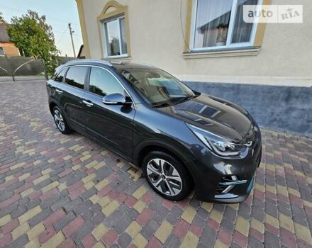 Серый Киа Niro, объемом двигателя 0 л и пробегом 128 тыс. км за 18500 $, фото 5 на Automoto.ua