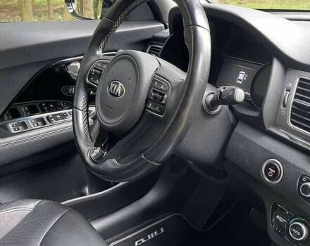 Серый Киа Niro, объемом двигателя 0 л и пробегом 129 тыс. км за 14999 $, фото 9 на Automoto.ua