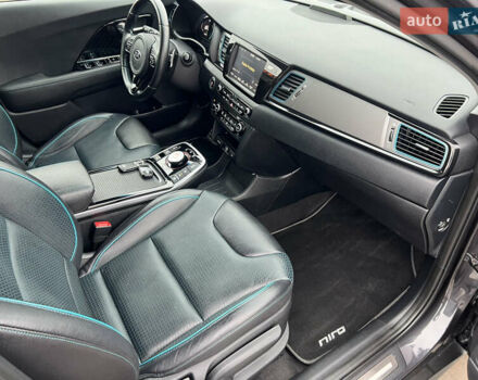 Сірий Кіа Niro, об'ємом двигуна 0 л та пробігом 155 тис. км за 16709 $, фото 34 на Automoto.ua