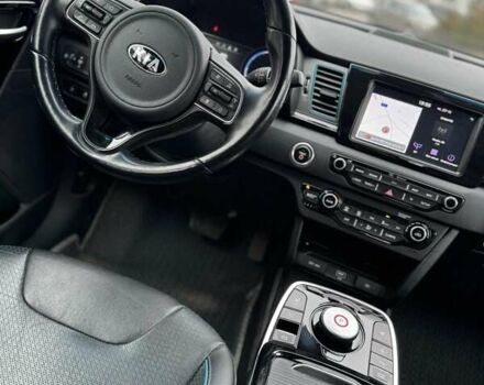 Серый Киа Niro, объемом двигателя 0 л и пробегом 143 тыс. км за 19100 $, фото 16 на Automoto.ua