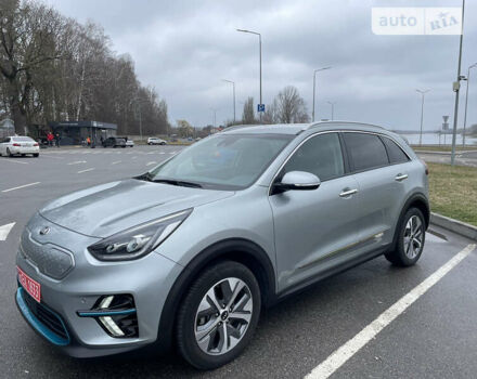 Сірий Кіа Niro, об'ємом двигуна 0 л та пробігом 111 тис. км за 19000 $, фото 6 на Automoto.ua